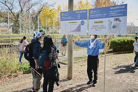 クイズラリーの様子の写真